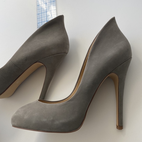 ALDO Fawson Gray Suede Heels - Picture 9 of 9